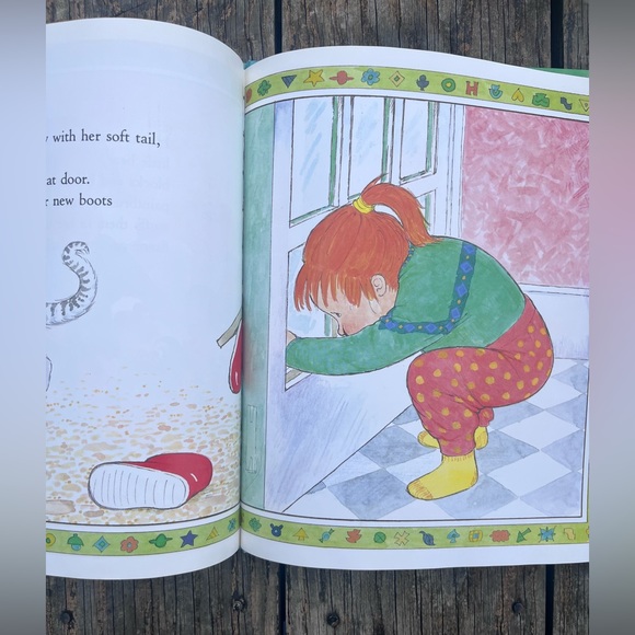 ‘HANNAH’S NEW BOOTS’ VINTAGE HARDCOVER CHILDRENS BOOK 1993 - Picture 9 of 10